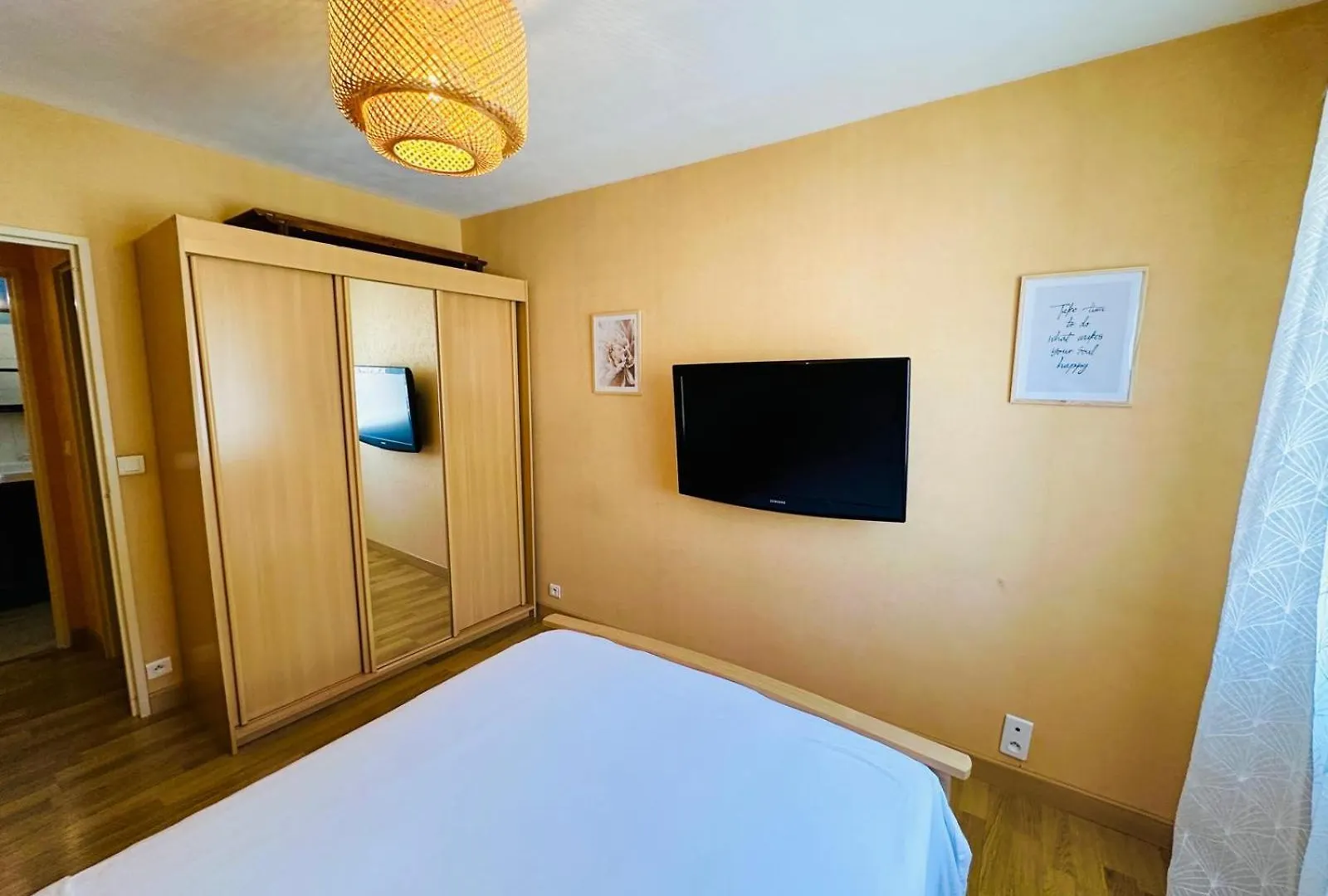 Spacieux 2 Chambres 65M2 Climatise Au Village Medieval Entre Nice Et Antibes Villeneuve-Loubet 0*,