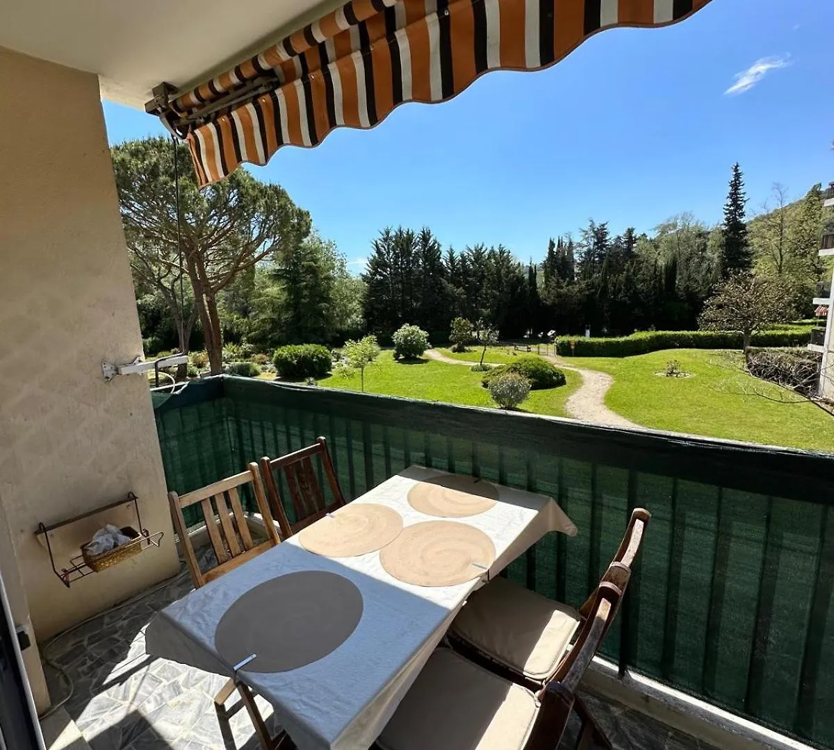Spacieux 2 Chambres 65M2 Climatise Au Village Medieval Entre Nice Et Antibes Villeneuve-Loubet