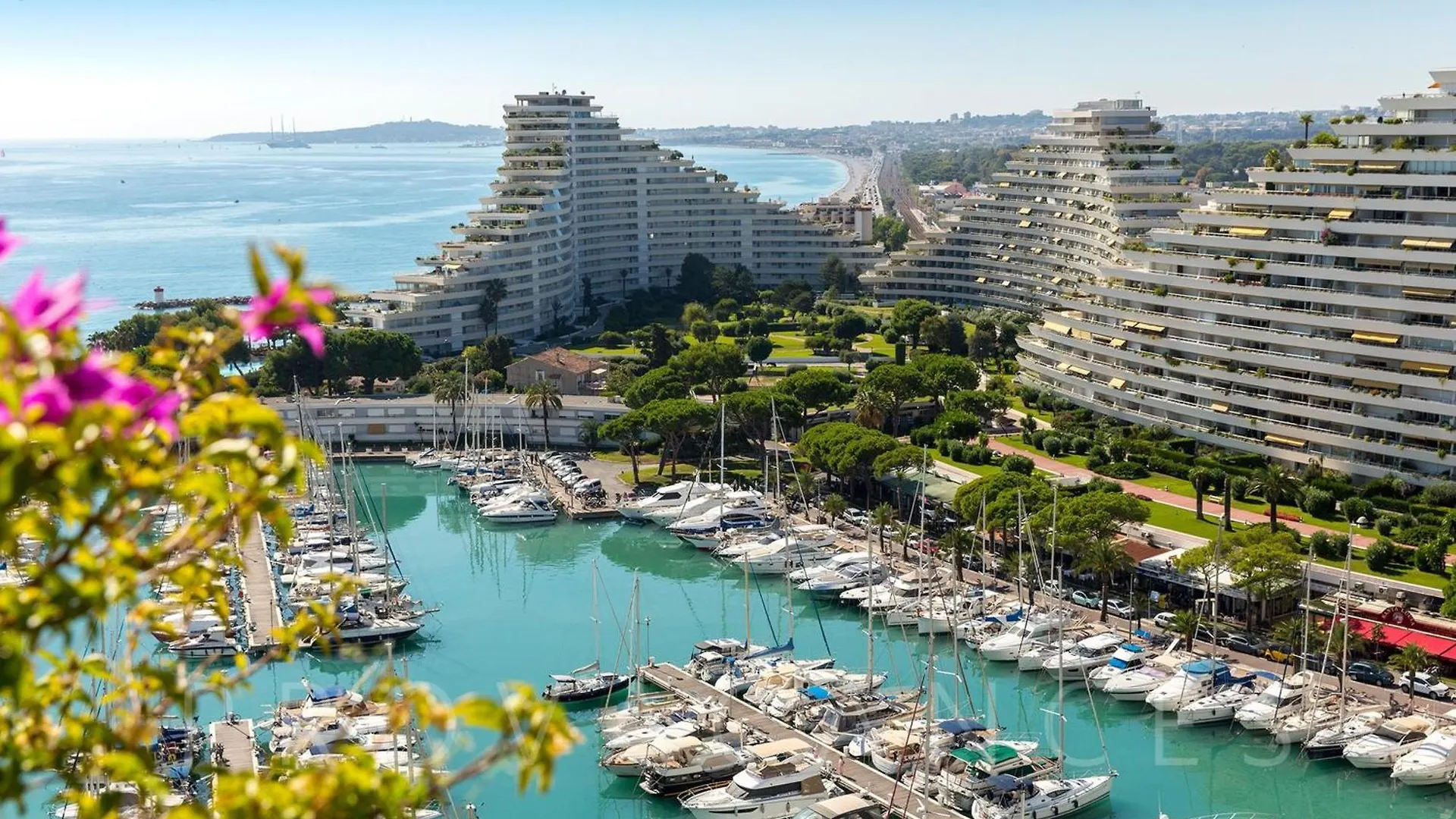 Spacieux 2 Chambres 65M2 Climatise Au Village Medieval Entre Nice Et Antibes Villeneuve-Loubet 0*,  France