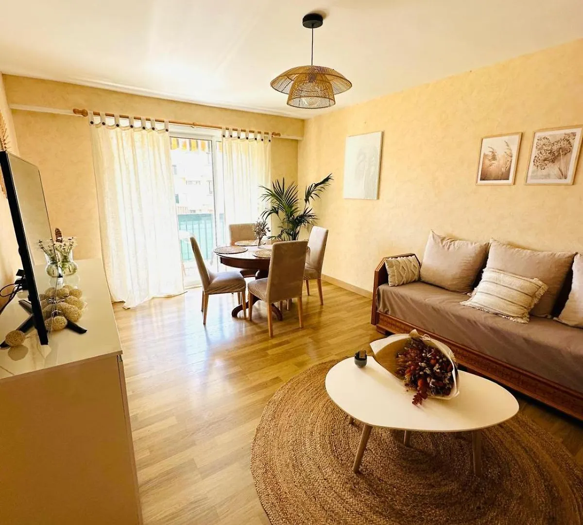 Spacieux 2 Chambres 65M2 Climatise Au Village Medieval Entre Nice Et Antibes location